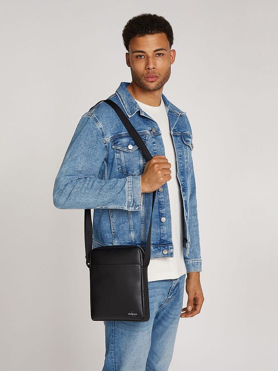 Calvin Klein Jeans Mono Logo Skuldertaske 23 cm