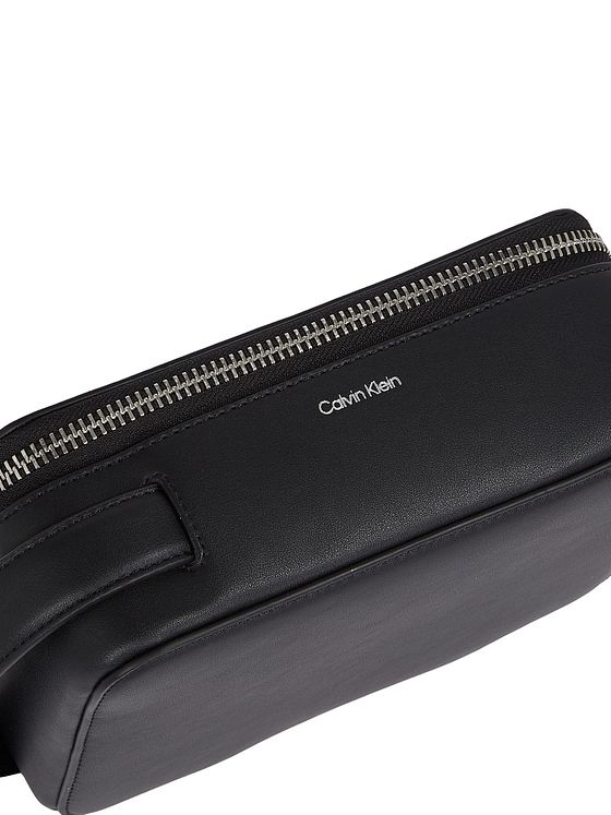 Calvin Klein CK Sleek Kultur-taske 21 cm