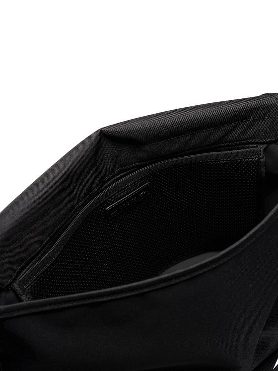 Lacoste Core Essentials Neocroc Messenger-taske 32.5 cm Lacoste Core Essentials Neocroc Messenger-taske 32.5 cm