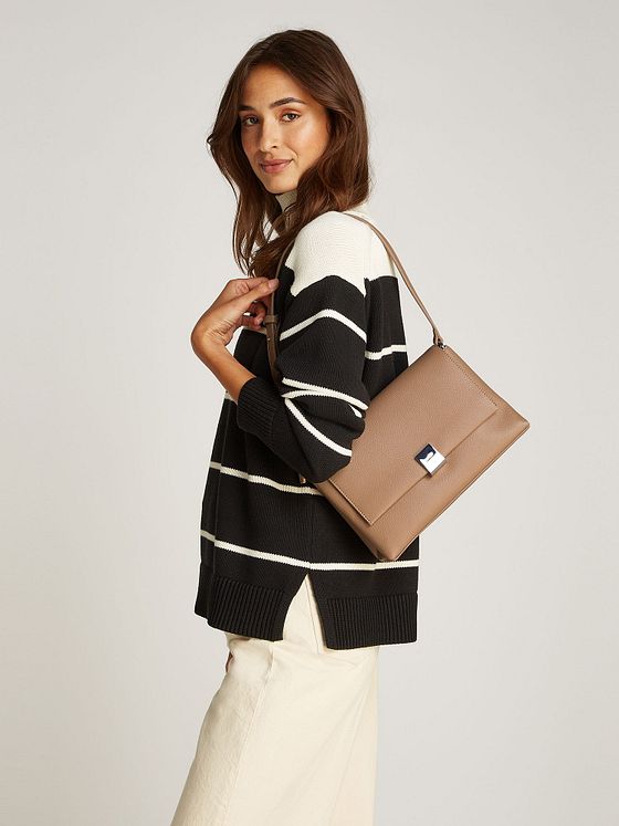 Calvin Klein CK Plaque Skuldertaske 28 cm Calvin Klein CK Plaque Skuldertaske 28 cm