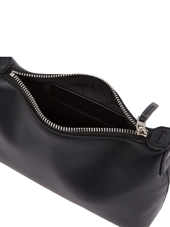 Calvin Klein Brace Skuldertaske 22 cm Calvin Klein Brace Skuldertaske 22 cm