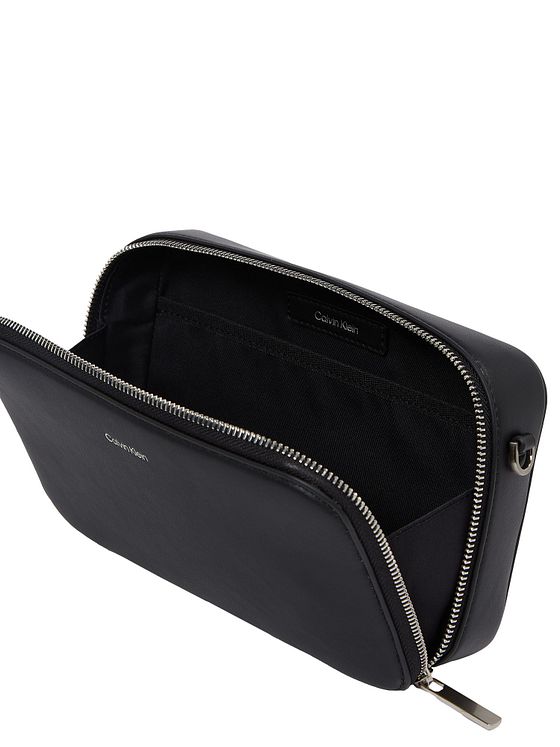 Calvin Klein CK Sleek Skuldertaske 23 cm