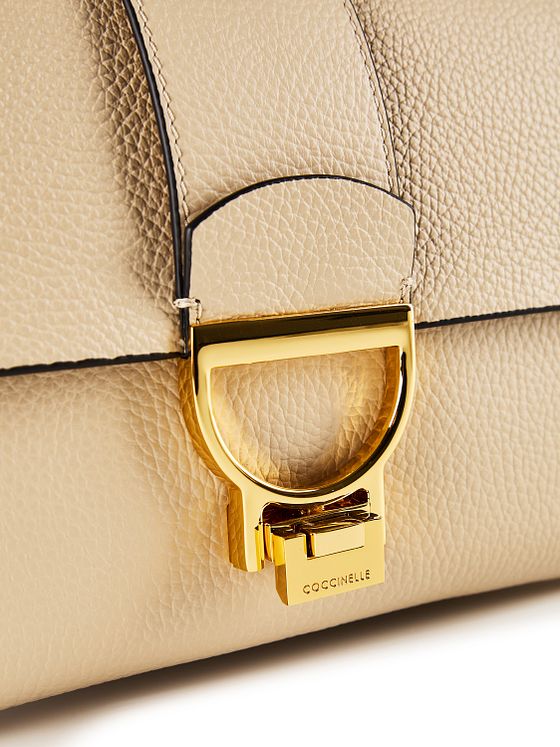 Coccinelle Arlettis skuldertaske i læder 23 cm