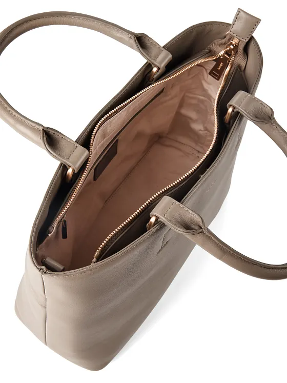 Joop! Kiana Käsilaukku Nahka 32 cm Joop! Kiana Käsilaukku Nahka 32 cm