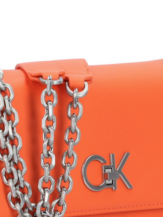 Calvin Klein Re-Lock Skuldertaske 26 cm Calvin Klein Re-Lock Skuldertaske 26 cm