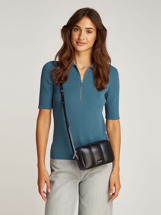 Calvin Klein Line Quilt Skuldertaske 19.5 cm Calvin Klein Line Quilt Skuldertaske 19.5 cm