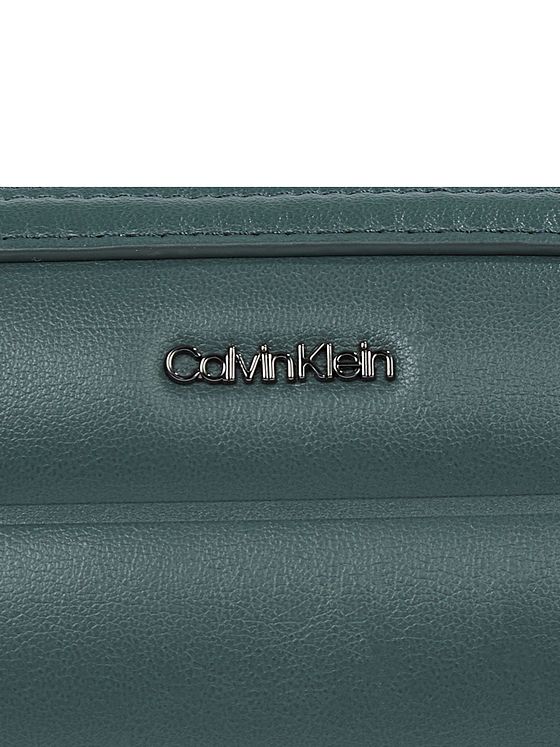 Calvin Klein Line Quilt Skuldertaske 22 cm Calvin Klein Line Quilt Skuldertaske 22 cm