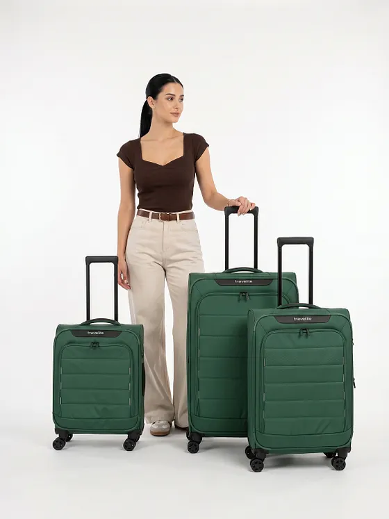 Travelite Skaii 4-pyöräinen Matkalaukkusetti 3-osainen Laajennettava Travelite Skaii 4-pyöräinen Matkalaukkusetti 3-osainen Laajennettava