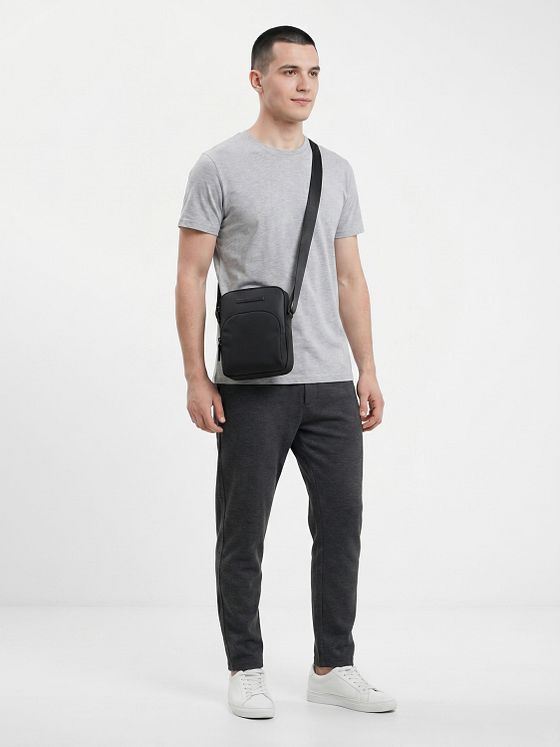 Porsche Design Voyager Mini Bag Umhängetasche S 18 cm Porsche Design Voyager Mini Bag Umhängetasche S 18 cm