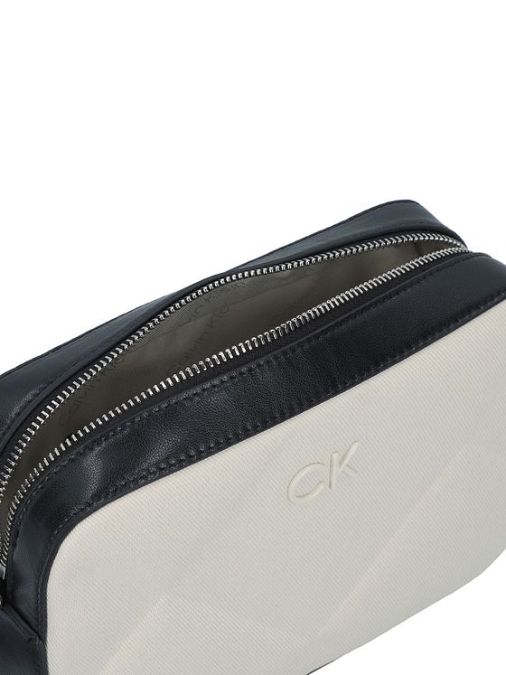 Calvin Klein Quilt Skuldertaske 23 cm Calvin Klein Quilt Skuldertaske 23 cm