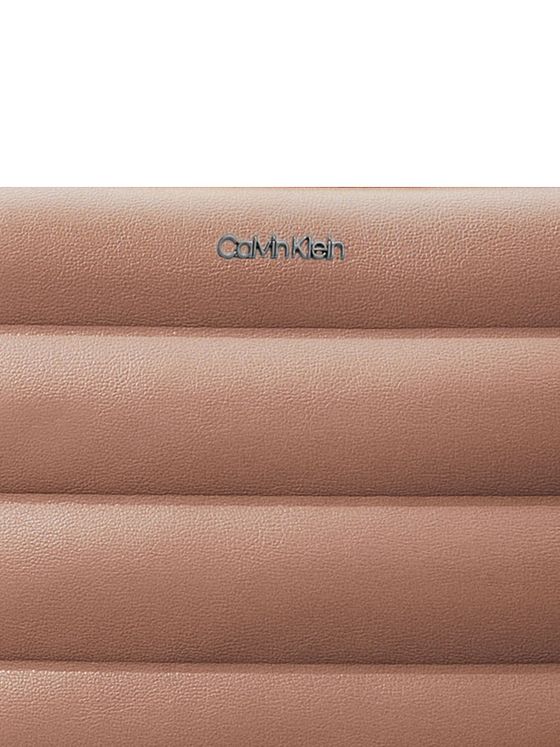 Calvin Klein Line Quilt Skuldertaske 22 cm