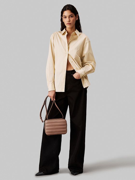 Calvin Klein Line Quilt Skuldertaske 22 cm