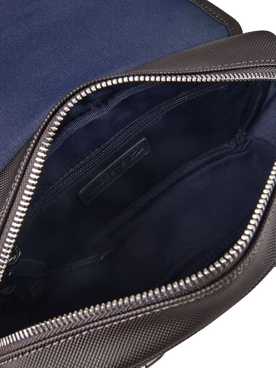 Lacoste Men's Classic Crossbody-laukku 23 cm Lacoste Men's Classic Crossbody-laukku 23 cm