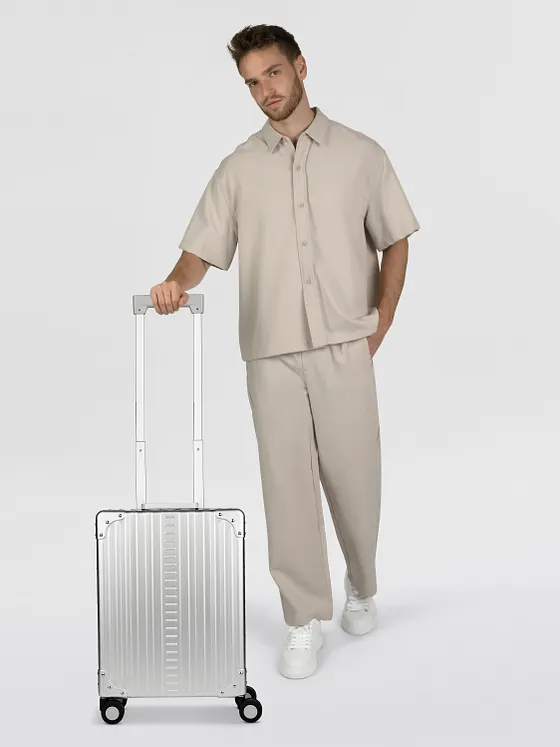 Aleon Business-kabinväska med 4-hjulig konstruktion i Aluminium, 50 cm, med fack för bärbar dator Aleon Business-kabinväska med 4-hjulig konstruktion i Aluminium, 50 cm, med fack för bärbar dator