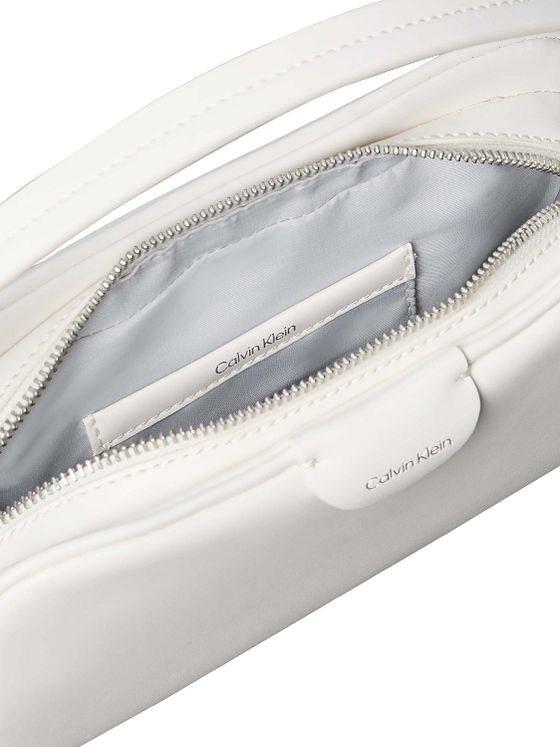 Calvin Klein Embossed Skuldertaske 24.5 cm