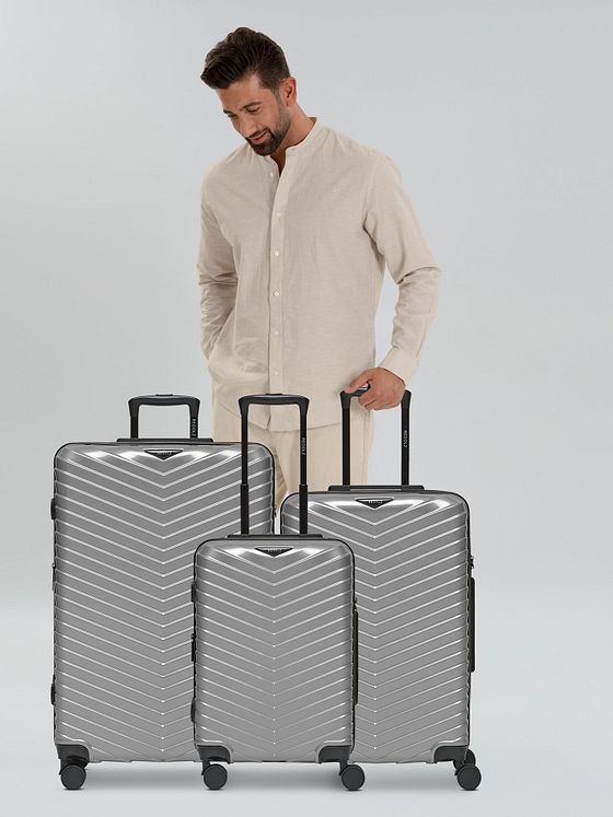 Redolz Essentials 18 4 hjul Kuffert 3-delt med strækfold