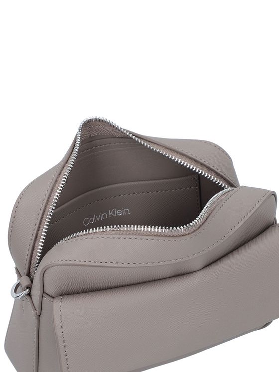 Calvin Klein CK Linear Skuldertaske 20.5 cm