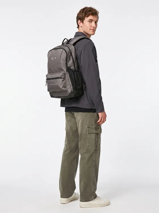 Oakley Spark Traverse Arkireppu 45 cm Kannettavan tietokoneen taskun syvyys Oakley Spark Traverse Arkireppu 45 cm Kannettavan tietokoneen taskun syvyys