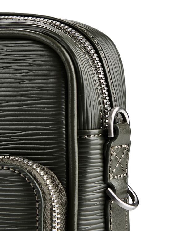 Guess Milano Crossbody taske 23 cm Guess Milano Crossbody taske 23 cm
