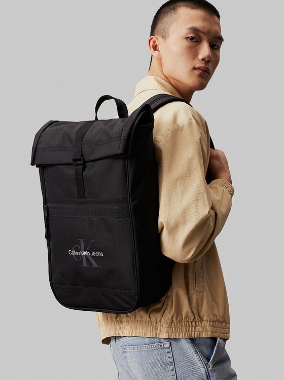 Calvin Klein Jeans Sport Essentials Daypack 28 cm Laptoprum Calvin Klein Jeans Sport Essentials Daypack 28 cm Laptoprum