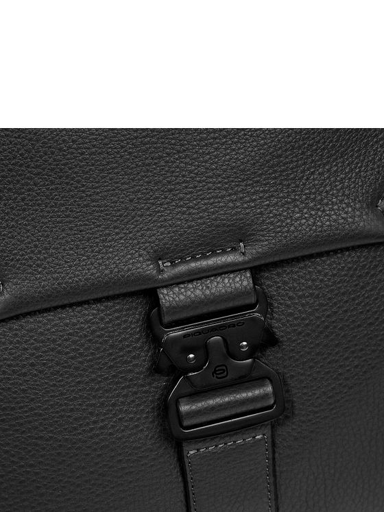 Piquadro Than Skuldertaske RFID-beskyttelse Læder 22 cm