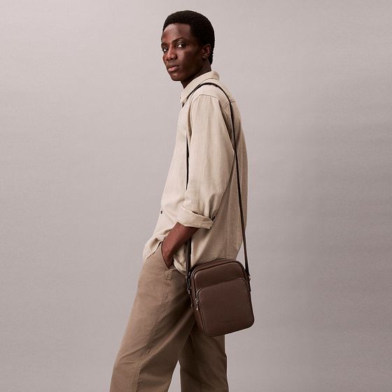 Calvin Klein Micro Pebble Skuldertaske 18 cm