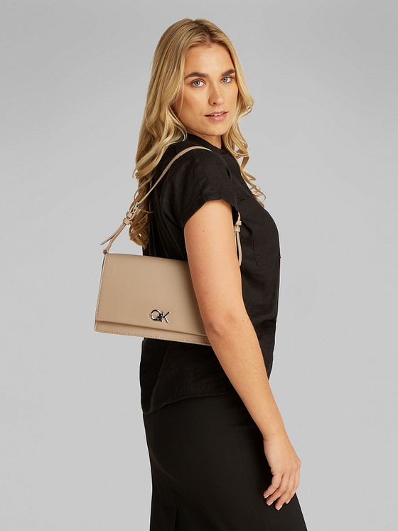 Calvin Klein Re-Lock Skuldertaske 26 cm