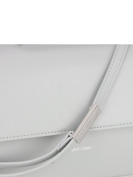 Calvin Klein CK Essential Håndtaske 20 cm Calvin Klein CK Essential Håndtaske 20 cm