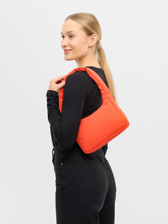 Johnny Urban Isa Skuldertaske 24 cm Johnny Urban Isa Skuldertaske 24 cm