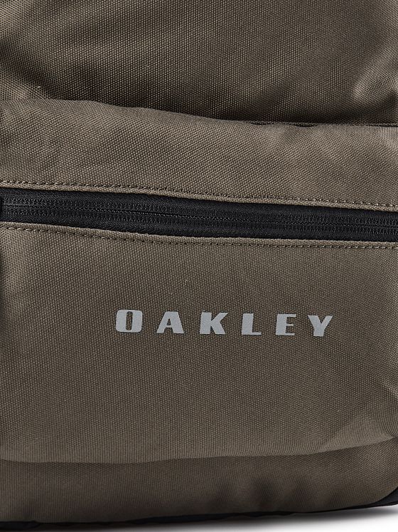 Oakley Spark Traverse Dagsryggsäckar 45 cm Laptopfack Oakley Spark Traverse Dagsryggsäckar 45 cm Laptopfack