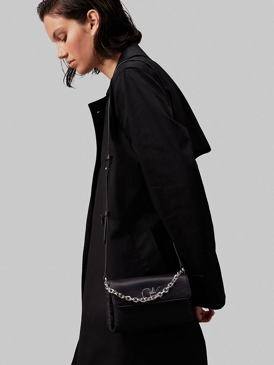 Calvin Klein Re-Lock Håndtaske 19 cm Calvin Klein Re-Lock Håndtaske 19 cm