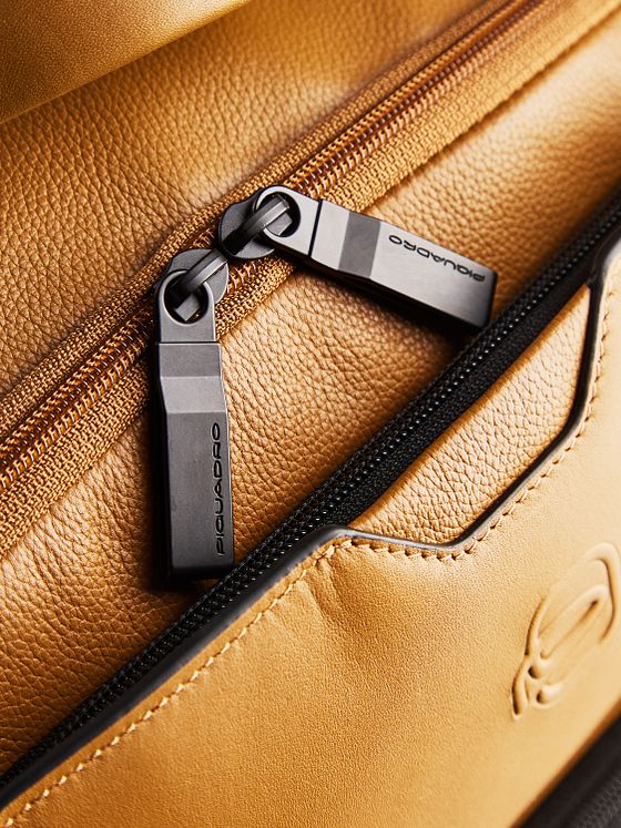 Piquadro Ael Daypack Læder 37 cm Laptoprum