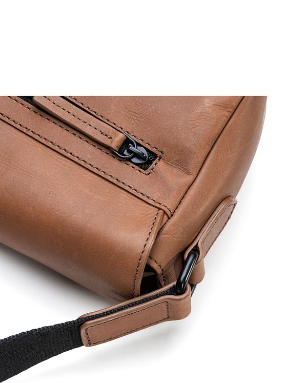 Farmhood Nashville L skuldertaske i læder 25 cm