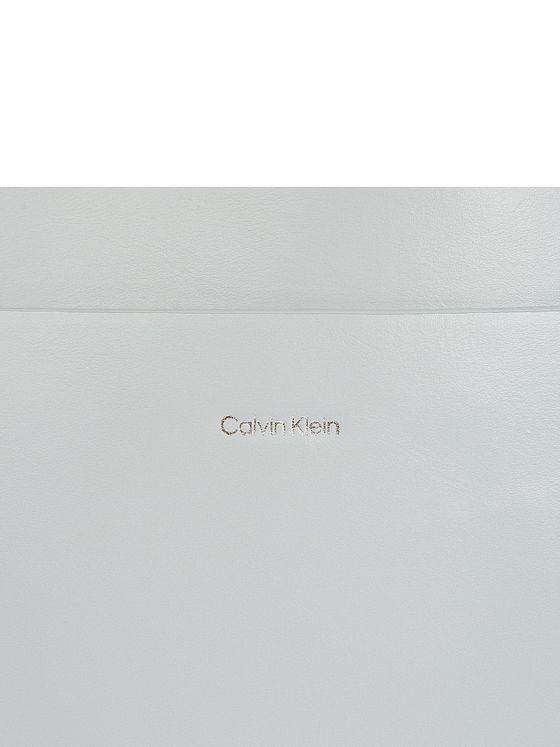 Calvin Klein CK Essential Skuldertaske 20 cm Calvin Klein CK Essential Skuldertaske 20 cm