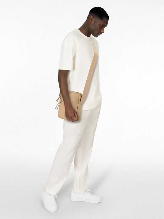 Lacoste Core Essentials Neocroc Skuldertaske 16.5 cm Lacoste Core Essentials Neocroc Skuldertaske 16.5 cm