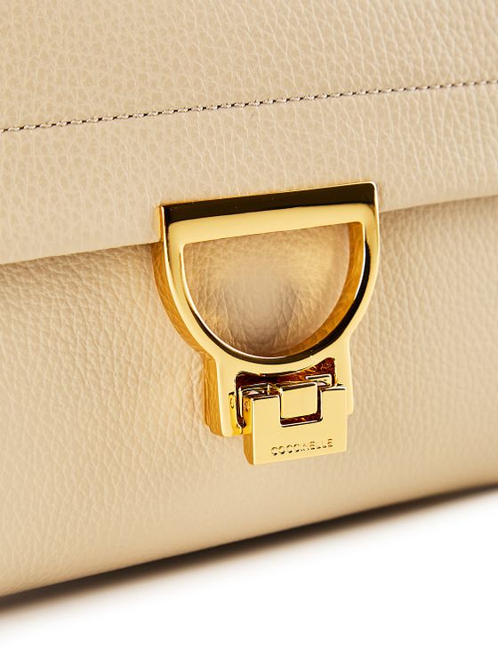 Coccinelle Arlettis håndtaske i læder 19 cm