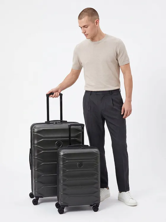 Delsey Paris Meteor 4-pyöräinen matkalaukkusetti M+L, laajennettava taitteella Delsey Paris Meteor 4-pyöräinen matkalaukkusetti M+L, laajennettava taitteella
