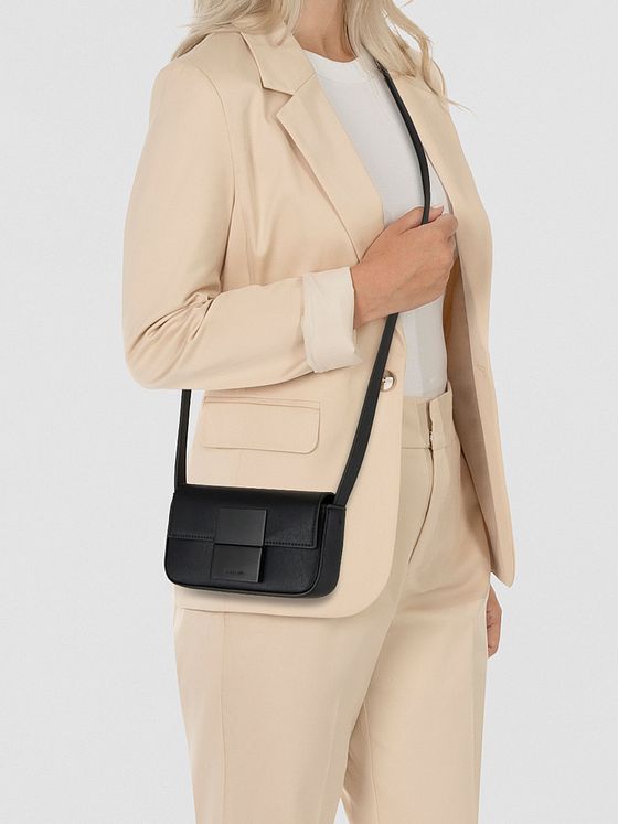 Calvin Klein Iconic Plaque Skuldertaske 17 cm