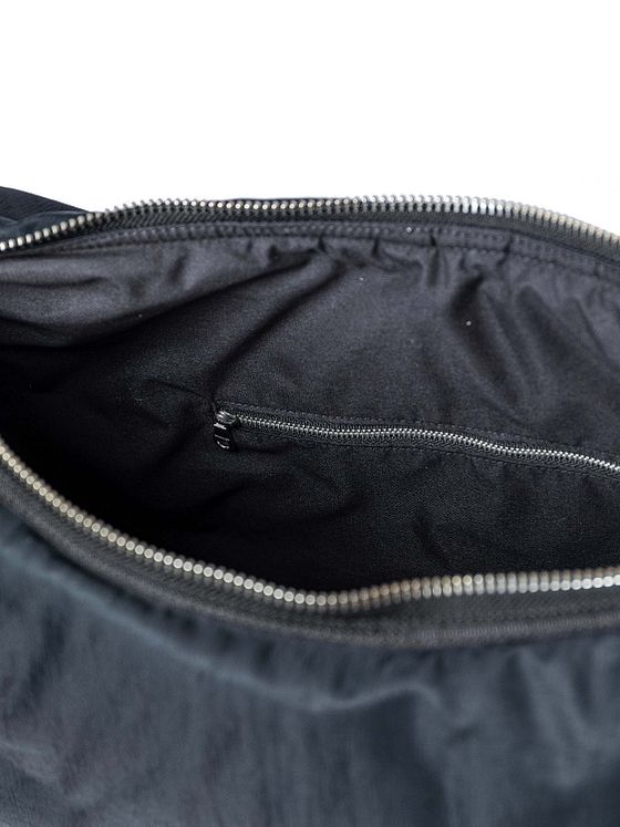 Sandqvist Curve Taška přes rameno 42 cm