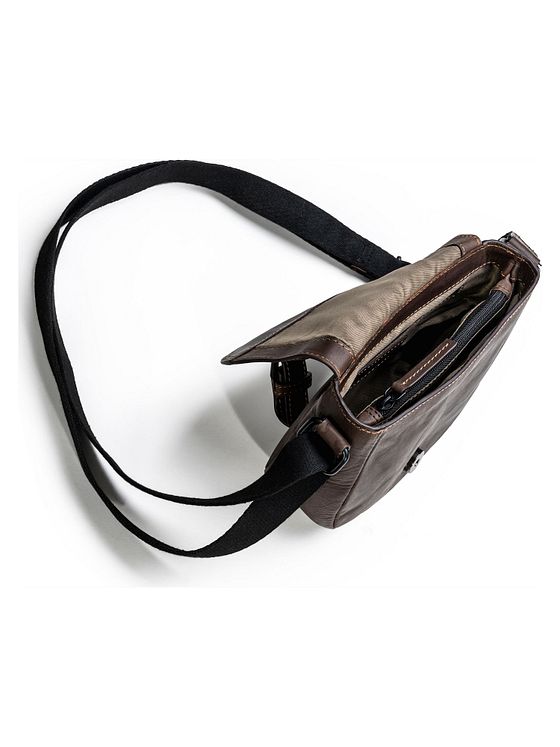 Farmhood Nashville M skuldertaske i læder 21 cm