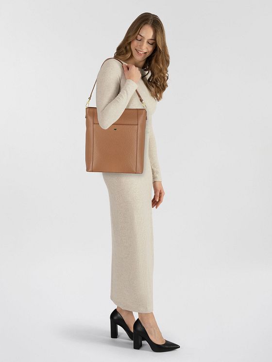 Braun Büffel Hanna Skuldertaske Læder 34 cm Laptoprum Braun Büffel Hanna Skuldertaske Læder 34 cm Laptoprum