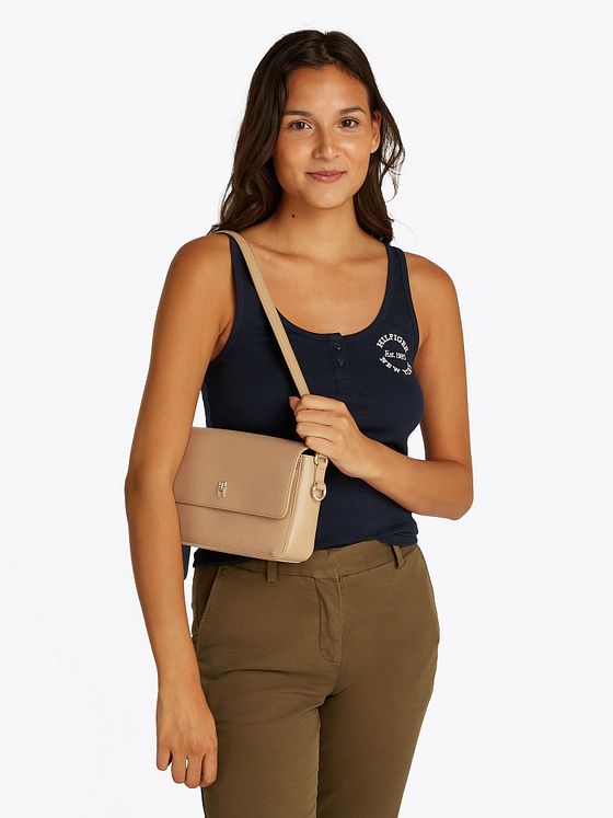 Tommy Hilfiger TH Distinct Skuldertaske 26 cm Tommy Hilfiger TH Distinct Skuldertaske 26 cm