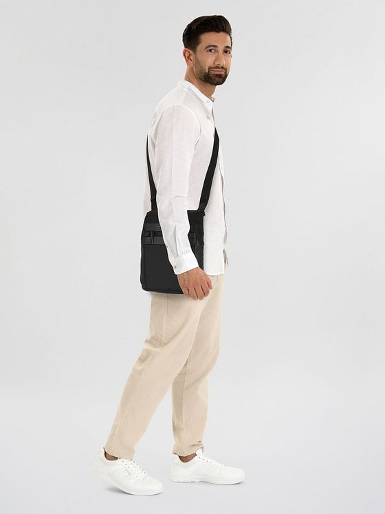 Piquadro Woody Skuldertaske 22 cm