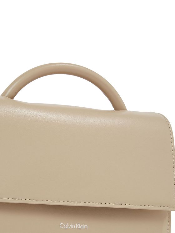 Calvin Klein CK Essential Håndtaske 20 cm Calvin Klein CK Essential Håndtaske 20 cm