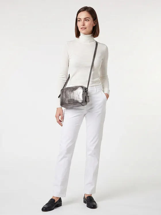 Burkely Soft Skylar Crossbody-väska Läder 22 cm Burkely Soft Skylar Crossbody-väska Läder 22 cm