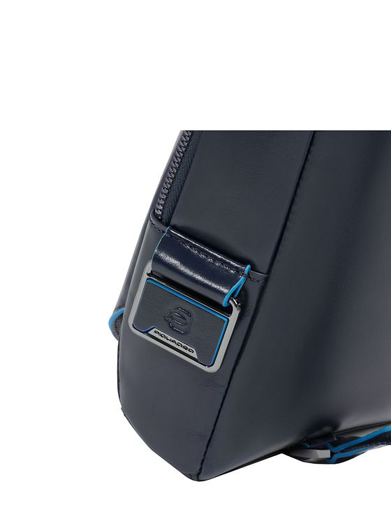 Piquadro Blå firkantet skuldertaske i læder 28 cm Piquadro Blå firkantet skuldertaske i læder 28 cm