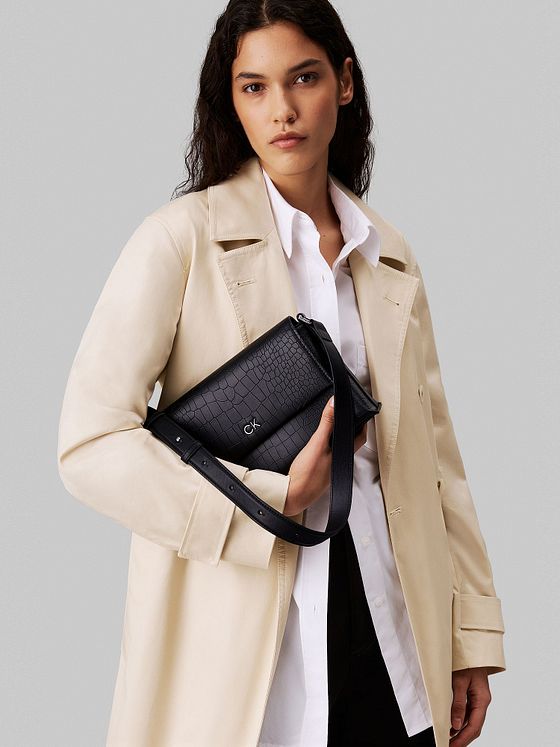 Calvin Klein CK Daily Skuldertaske 28 cm Calvin Klein CK Daily Skuldertaske 28 cm