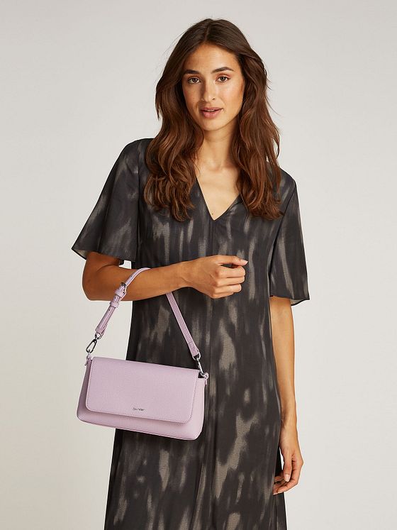 Calvin Klein CK Must Skuldertaske 27 cm