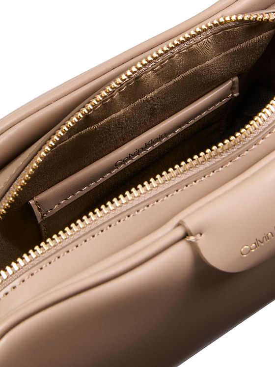 Calvin Klein Embossed Skuldertaske 24.5 cm