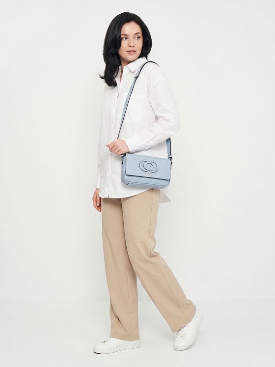 Guess Isola Crossbody taske 23 cm Guess Isola Crossbody taske 23 cm
